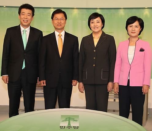 ▲ 10.26 서울시장 보궐선거 민주당 후보로 나선 네 후보들. 왼쪽부터 신계륜 전 의원, 천정배 최고위원, 박영선 정책위의장, 추미애 의원. ⓒ 연합뉴스