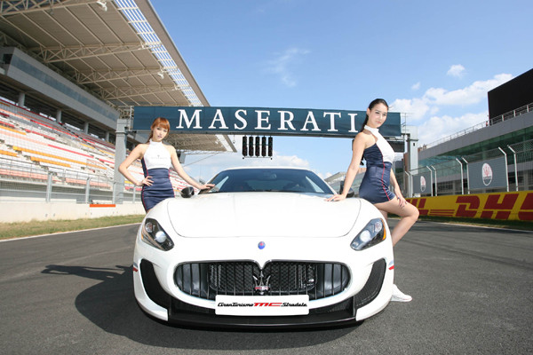 ▲ 마세라티가 28일 전남 영암 코리아인터내셔널 서킷에서 '수퍼쿠페' 그란투리스모 MC 스트라달레를 선보였다.