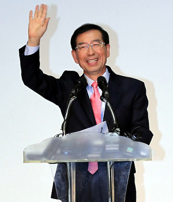 ▲ 박원순 무소속 후보가 10.26 서울시장 보궐선거 범야권 후보로 선출됐다. ⓒ 연합뉴스