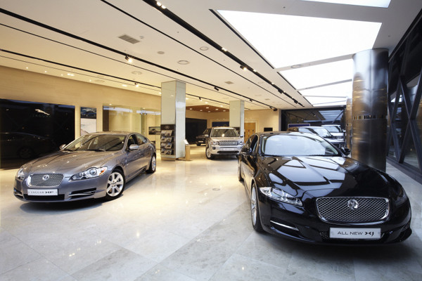 ▲ 한남동 재규어 랜드로버 전시장 내부.
