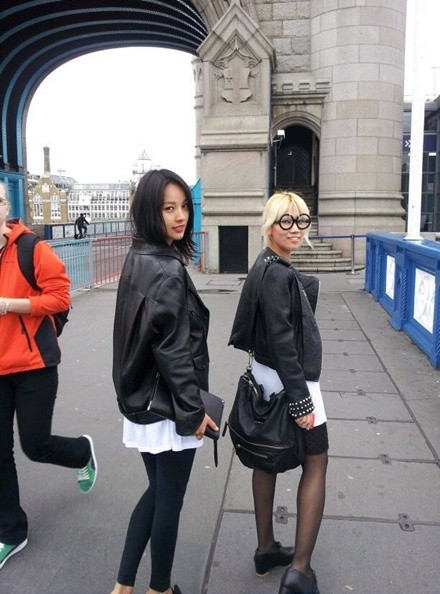 ▲ 이효리 가죽재킷 논란 ⓒ 사진=디자이너 요니P 트위터, 이효리 트위터