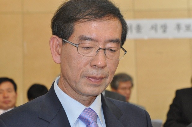 ▲ 잠시 생각에 잠긴 박원순 후보.   ⓒ 추진혁 기자