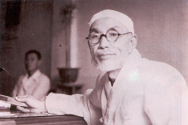 ▲ 고당 조만식 선생의 생전 모습. 초대 내각 다수가 친일파였던 김일성 일당은 조만식 선생에게까지 '친일' 또는 '반민족주의자'로 몰아세웠다.