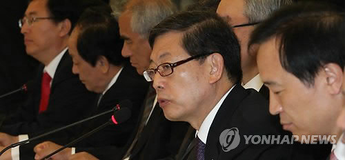 ▲ 김황식 국무총리가 21일 국회에서 열린 고위당정회의에서 한미FTA 비준안 처리를 당부하고 있다.ⓒ연합뉴스