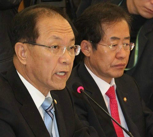 ▲ 한나라당 황우여 원내대표가 21일 국회에서 열린 고위당정회의에서 한-미 FTA 비준안 처리를 촉구하고 있다. ⓒ연합뉴스