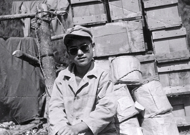 ▲ 전쟁중 선글라스로 멋부린 필자. 당시 14세ⓒ