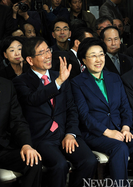 ▲ 서울시 비정규직 공무원을 모두 정규직으로 전환하겠다는 박원순후보가 당선됨으로써 대규모 공무원 증원이 이루어질 것으로 전망되고 있다.ⓒ