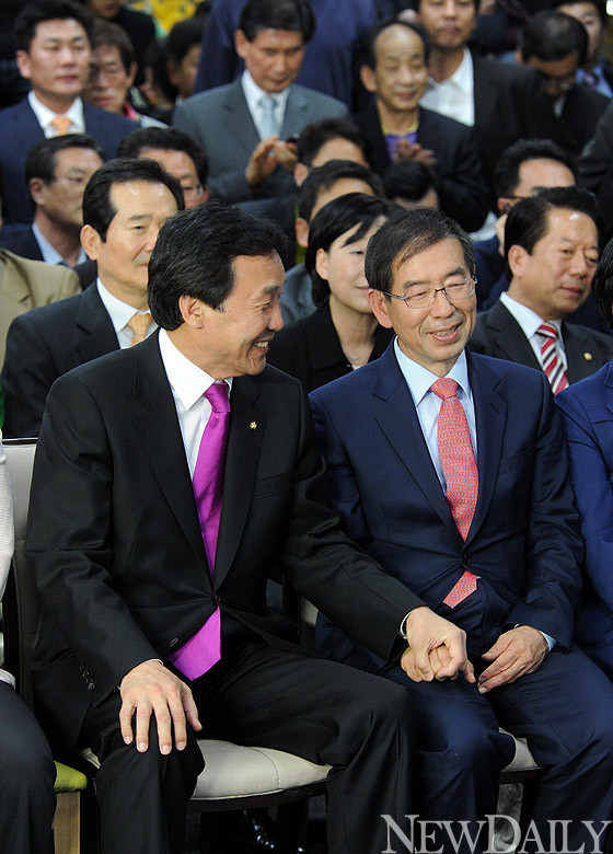 ▲ 손학규 민주당 대표와 박원순 무소속 서울시장 후보.  ⓒ 추진혁 기자