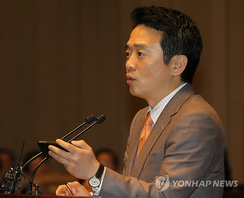 ▲ 한나라당 남경필 최고위원이 28일 오후 국회에서 열린 의원총회에서 한-미 FTA 관련 발언을 하고 있다. ⓒ연합뉴스