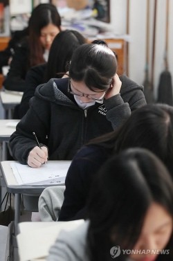 ▲ 사진 = 31일 서울 노원고등학교에서 수험생들이 마무리 학습에 집중하고 있다.