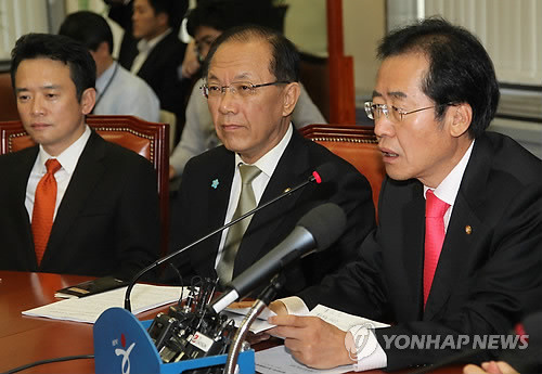 ▲ 지난달 31일 국회에서 열린 한나라당 최고위원회의에서 홍준표 대표가 모두발언을 하고 있다. ⓒ연합뉴스