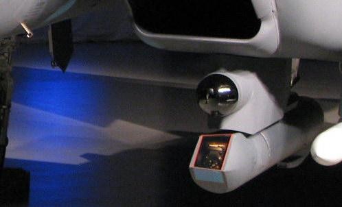 ▲ F-15K에 장착된 제3세대 랜턴인 ‘타이거아이’ⓒ