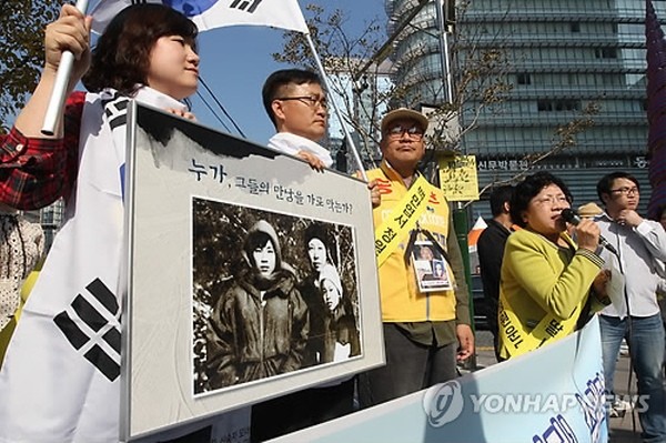 ▲ 사진 = 3일 오전 서울 청계광장 부근에서 열린 '구출 통영의 딸 국토대장정' 순례단 발대식에서 이미일 6.25전쟁남북인사가족협의회 이사장이 '통영의 딸' 신숙자씨 모녀의 송환을 촉구하고 있다.