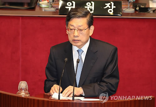 ▲ 김황식 국무총리가 7일 오전 국회 예산결산특별위원회 전체회의에서 인사말을 하고 있다.ⓒ연합뉴스