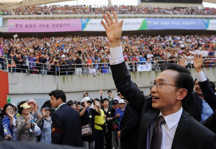 ▲ 서울 월드컵 경기장을 찾은 이명박대통령ⓒ