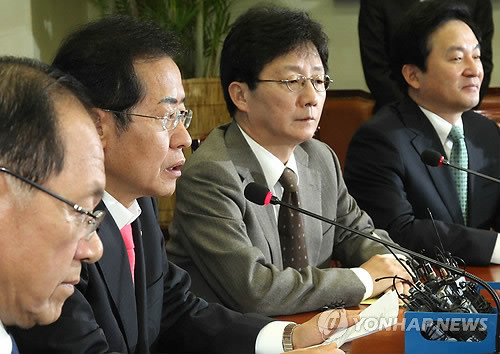 ▲ 한나라당 홍준표 대표가 10일 오전 국회에서 열린 한나라당 최고위원회의에서 한-미 FTA 비준안 처리를 반대하는 민주당을 비판하고 있다. ⓒ연합뉴스