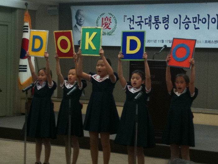 ▲ '건국대통령 이승만 이야기' 독후감 대상을 받은 정헌민군.ⓒ뉴데일리