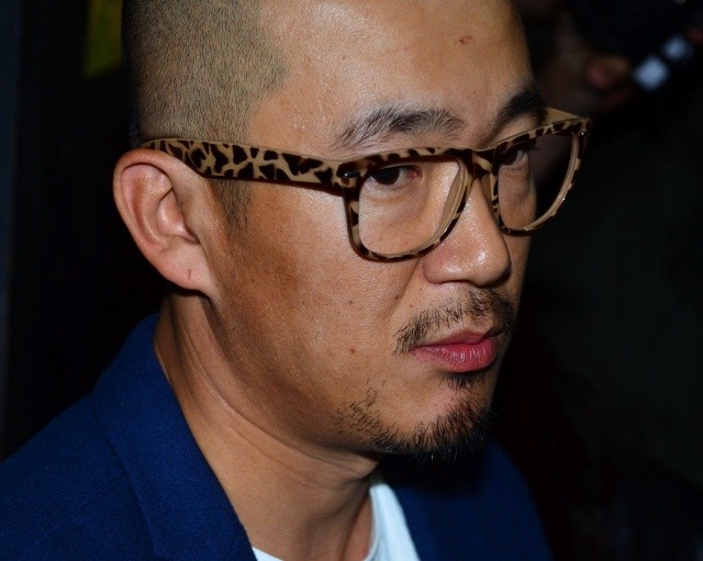 ▲ 17일 오후 7시 서울 마포구 서교동 홍대 롤링홀에서 긴급 기자회견을 가진 뒤 밖으로 나오고 있는 이하늘.  ⓒ 조광형 기자