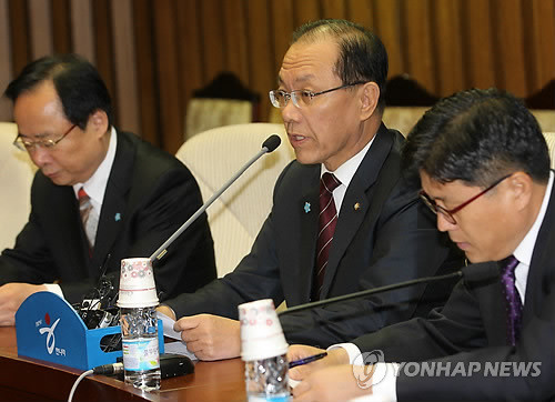 ▲ 한나라당 황우여 원내대표가 22일 오전 국회에서 열린 원내대책회의에서 모두발언을 하고 있다. ⓒ 연합뉴스