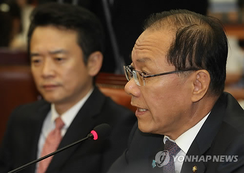 ▲ 한나라당 황우여 원내대표가 24일 국회 당 대표실에서 열린 최고위원회의에서 한-미 FTA 후속대책과 관련해 발언하고 있다. ⓒ연합뉴스