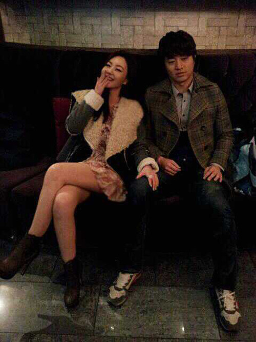 ▲ 얼마 전 화제를 모았던 강예빈의 '매너손' 사진.