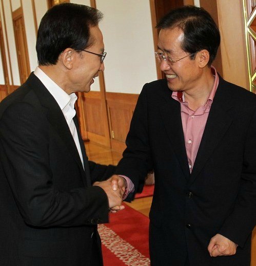 ▲ 이명박 대통령과 한나라당 홍준표 대표 ⓒ연합뉴스