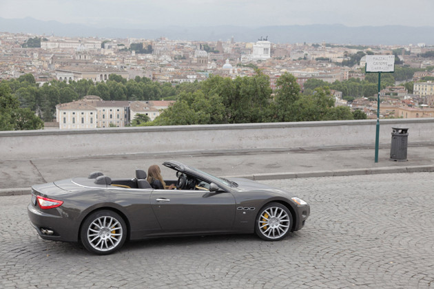 ▲ '진짜 4인승 컨버터블'인 마세라티 그란카브리오는 '빠른 차'가 아니라 '편안안 차'를 지향한다.