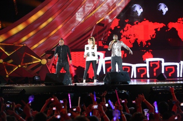 ▲ 윌아이엠, 애플딥, 2NE1 씨엘의 합동 공연 장면.
