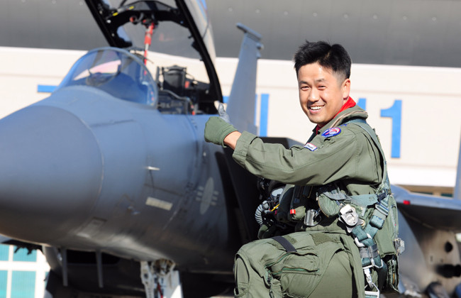 ▲ 2011 탑건으로 선발된 제122전투비행대 신건우 소령.