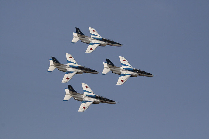 ▲ 블루임펄스의 특기인 별그리기. 5대의 기체가 동시에 그린다. 그 정밀도는 보는이로 하여금 탄성을 자아낸다.ⓒ