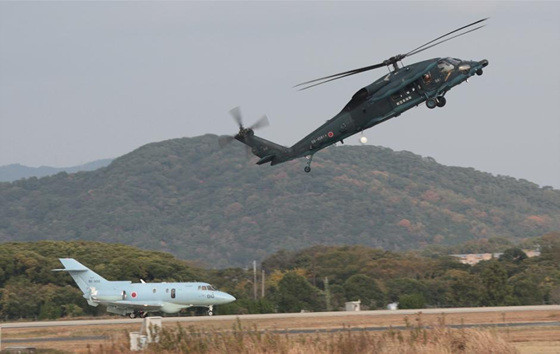 ▲ UH60-J와 U-125A와 한 팀을 이루어서 작전이 이루어지는 항공자위대의 수색구난시범비행