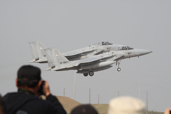 ▲ 일본 항공자위대의 주력기체인 F15-J 두대의 동시 이륙모습