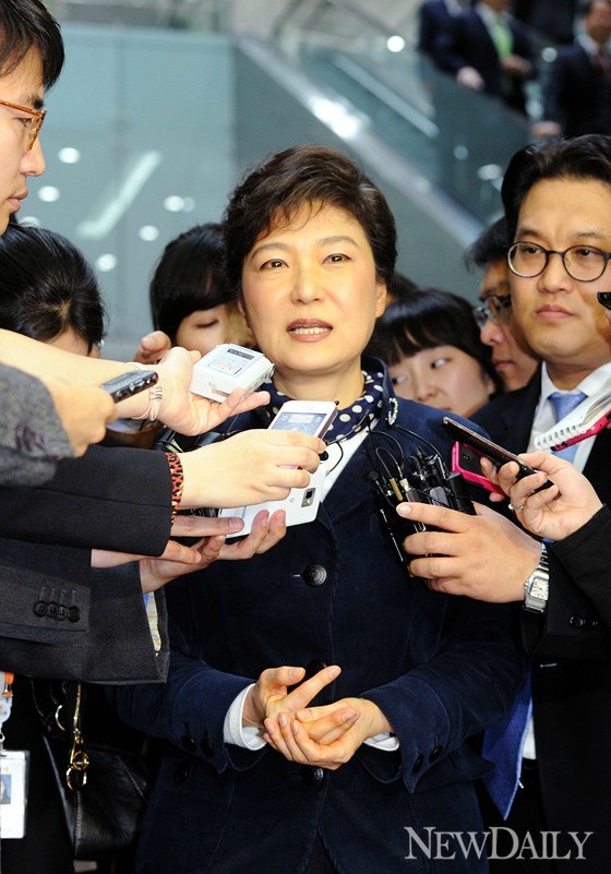 ▲ 9일 박근혜 한나라당 전 대표의 '조기등판론'에 대해 김재원 전 의원은 "여건이 조성 안됐다"고 밝혔다. ⓒ 양호상 기자