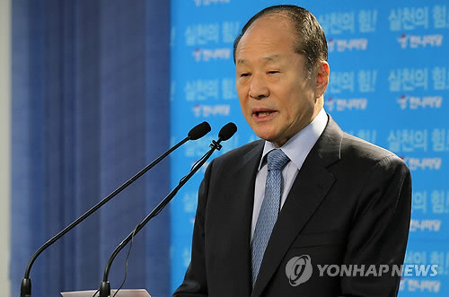 ▲ 이상득(경북 포항남구ㆍ울릉군ㆍ76) 의원이 11일 오후 서울 여의도 당사 기자실에서 내년 19대 총선 불출마를 선언하고 있다. ⓒ 연합뉴스