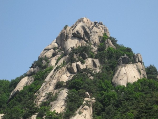 ▲ 공비들이 마지막으로 머무른 북한산 비봉 (출처:국립공원 관리공단)