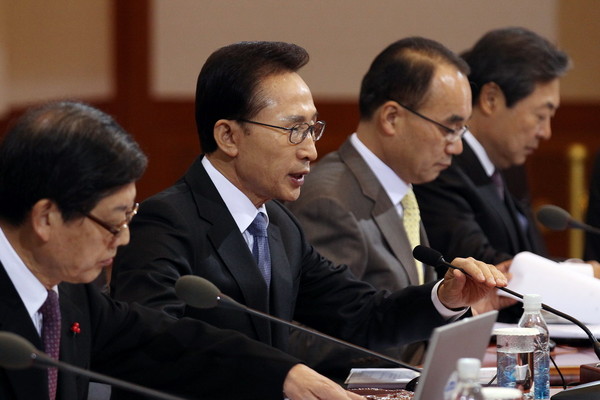 ▲ 이명박 대통령이 13일 청와대에서 열린 국무회의를 주재하며 발언을 하고 있다. ⓒ 청와대