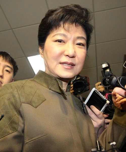 ▲ 박근혜 한나라당 전 대표가 15일 의원총회를 마치고 국회를 빠져나가고 있다. ⓒ 연합뉴스