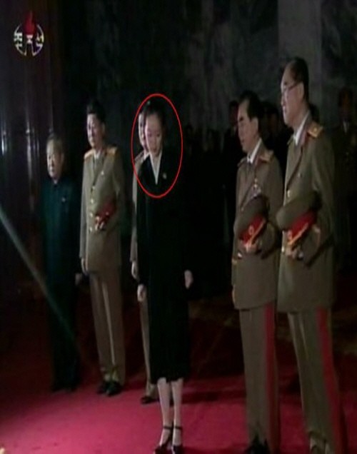 ▲ 김정은의 부인으로 추정되는 20대 여성