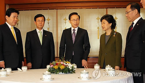 ▲ 이명박 대통령과 박근혜 한나라당 비상대책위원장이 22일 단독회동을 가졌다. ⓒ 연합뉴스