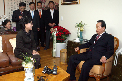 ▲ 김영삼 전 대통령이 한나라당 박근혜 비대위원장을 최선을 다해 돕겠다고 밝혔다.  ⓒ 한나라당