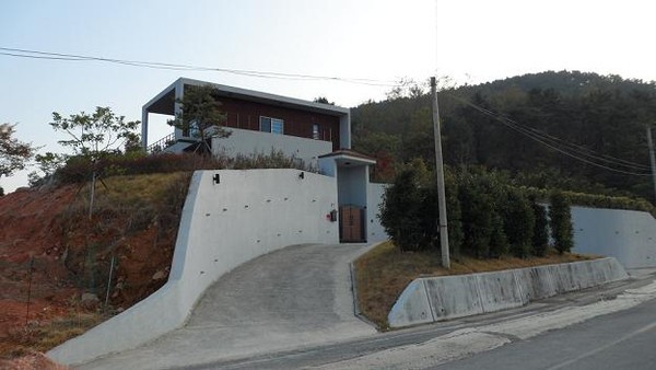 ▲ 경남 통영에 있는 종북음악가 윤이상 가족들의 주택. ⓒ