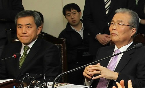 ▲ 한나라당 비상대책위원인 이상돈 중앙대 교수(좌)와 김종인 전 장관 ⓒ연합뉴스