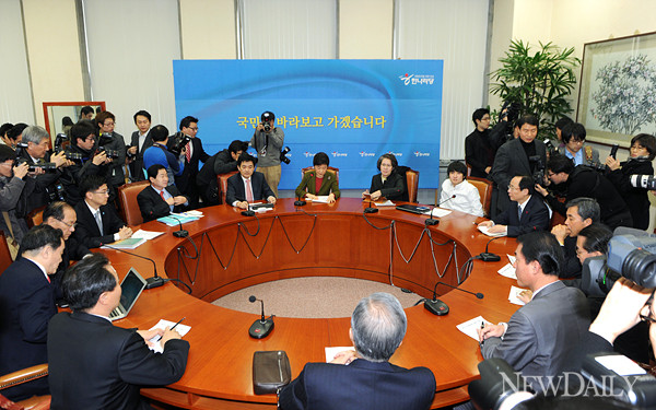 ▲ 한나라당 비상대책위원회는 5일 국회에서 비상대책위원회 전체회의를 갖고 있다. ⓒ 양호상 기자