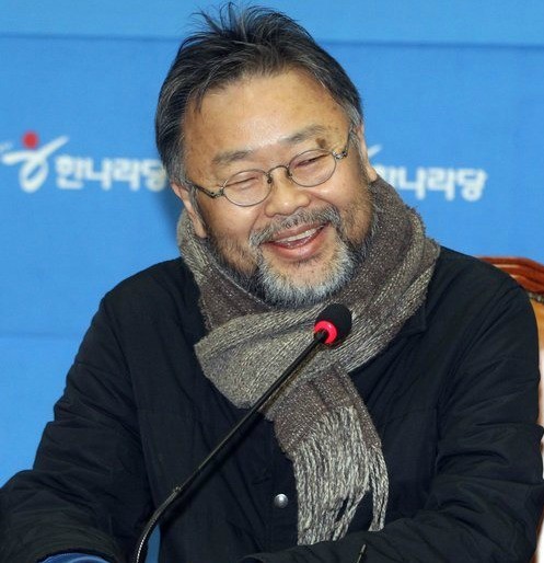 ▲ 외부인사로는 처음으로 한나라당 홍보기획본부장에 임명된 조동원 스토리마케팅 대표이사가 6일 국회 비상대책위원장실에서 출입기자들과 간담회를 하고 있다. ⓒ연합뉴스