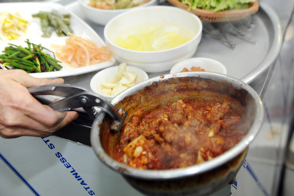 ▲ 직장인들의 인기 점심메뉴인 김치찌개