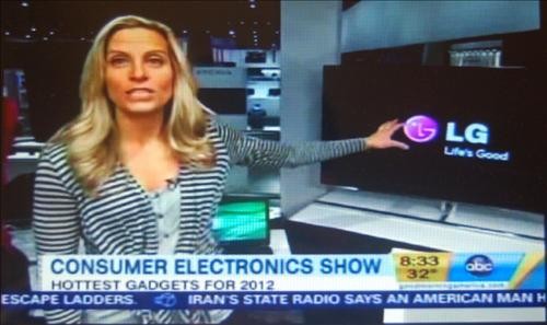 ▲ LG디스플레이가 미국의 3대 공중파 방송인 ABC TV와 유력 네트워크인 MS NBC가 각각 9일과 11일 오전(美 현지 시간 기준) 미 전역에 내보낸 방송에서 LG디스플레이의 세계 최대 55인치 TV용 OLED 제품을 최고의 제품이라 호평을 받았다.ⓒ