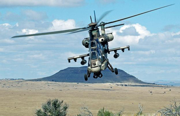 ▲ 남아공 데넬사의 공격헬기 '루이벌크'. 강력한 헬기지만 남아공 외에는 수출실적이 없다.