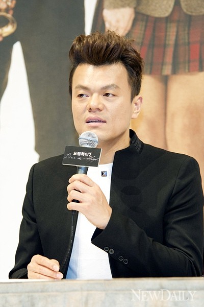 ▲ 박진영이 17일 오후 서울 논현동 임페리얼팰리스호텔에서 열린 KBS 2TV월화드라마 '드림하이2' 제작발표회에 참석해 취재진의 질문에 답하고 있다.ⓒ 양호상기자.