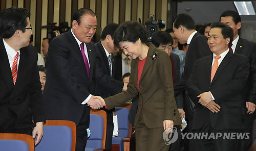 ▲ 박근혜 한나라당 비상대책위원장은 17일 한나라당 당명 변경을 처음으로 제안했다. ⓒ 연합뉴스