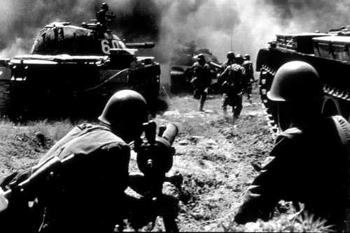 ▲ 1979년 북부 베트남과의 국경 분쟁으로 베트남을 침공한 중국군. 1979. 